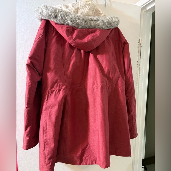Columbia Women's Cherry Red Ski Jacket - Picture 3 of 3